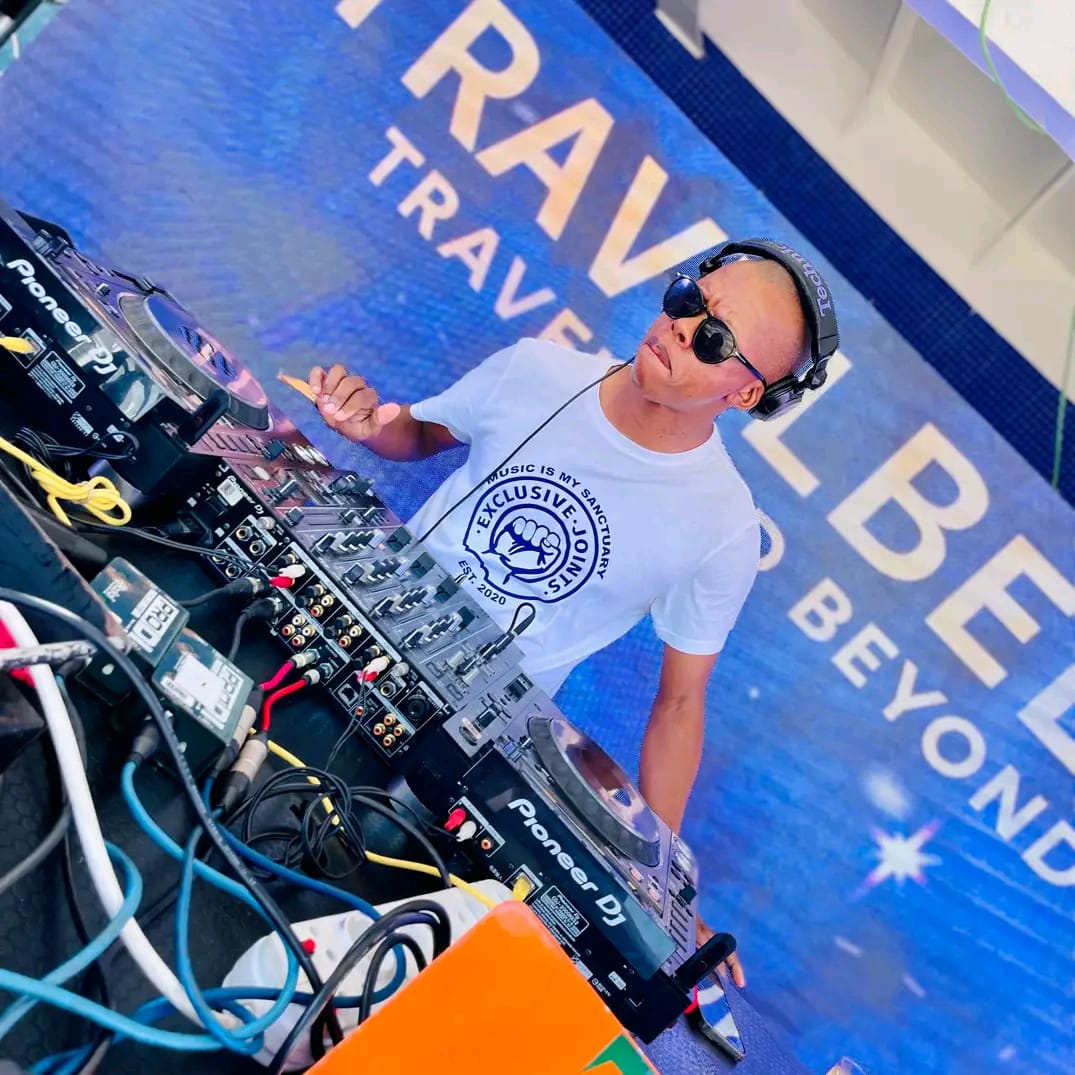 Lenasia South’s Dj Tebza – The Soul Provider releases 11th mixtape