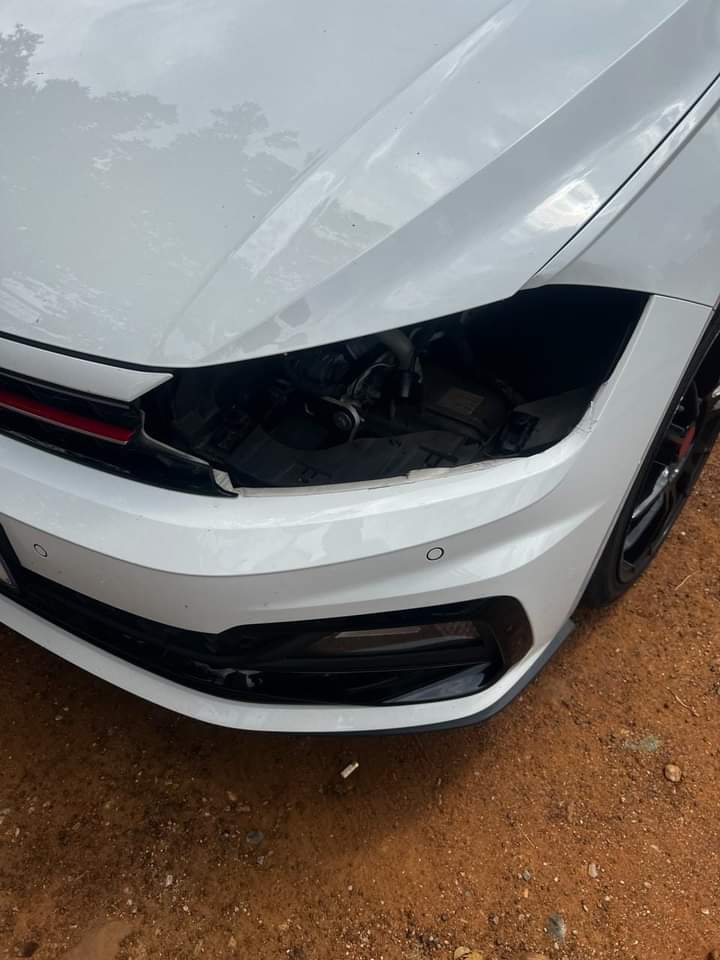 Off Duty JMPD officer arrests two suspects in Eldorado Park for theft of VW Polo headlights