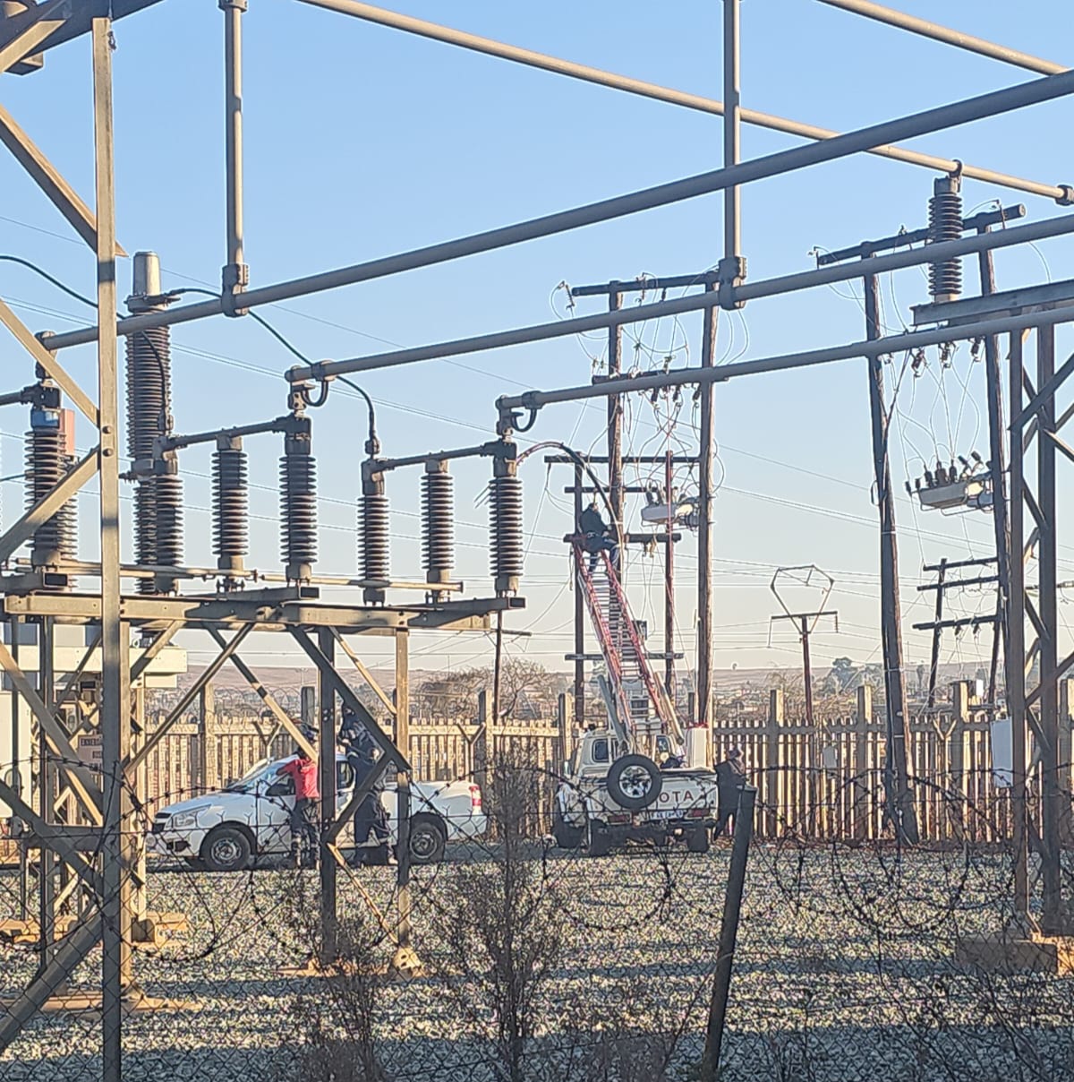Anger in the freezing cold: Lenasia South residents endure 5 days without power